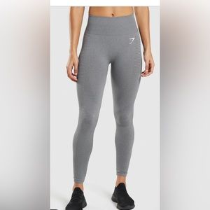 Gymshark vital seamless 2.0 leggings and matching bra.